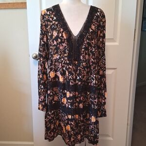 Xhiliration Boho Dark Floral Long Sleeve Dress. Large